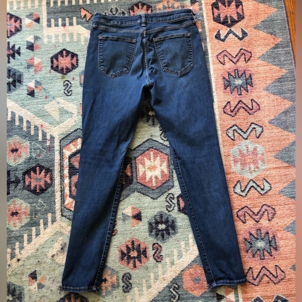 Tapered Gap Skinny Jeans - Picture 2 of 4